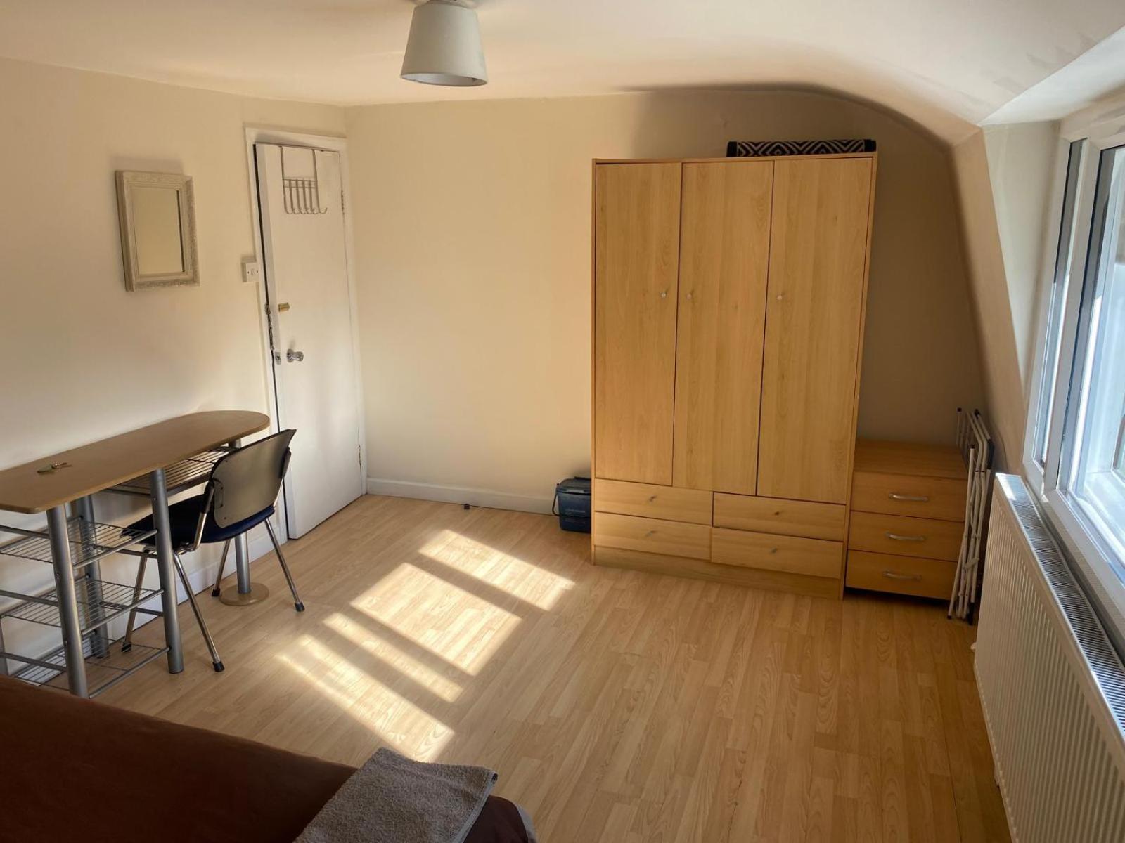 881-2ndfloor-fokr Privatunterkunft
